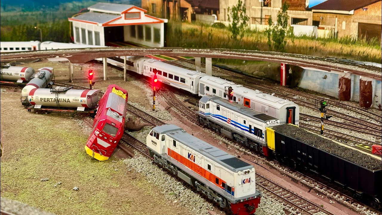 Drama kereta api ketel CC300 Ngebut di tikungan hingga anjlok terguling digantikan CC203 Longhood