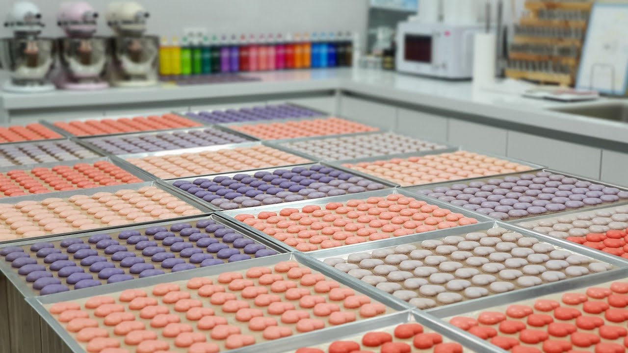 Making 1,200 heart macarons by myself in 3 hours 혼자 하트 마카롱 1,200개 대량 생산 하기ㅣSUGAR BEAN