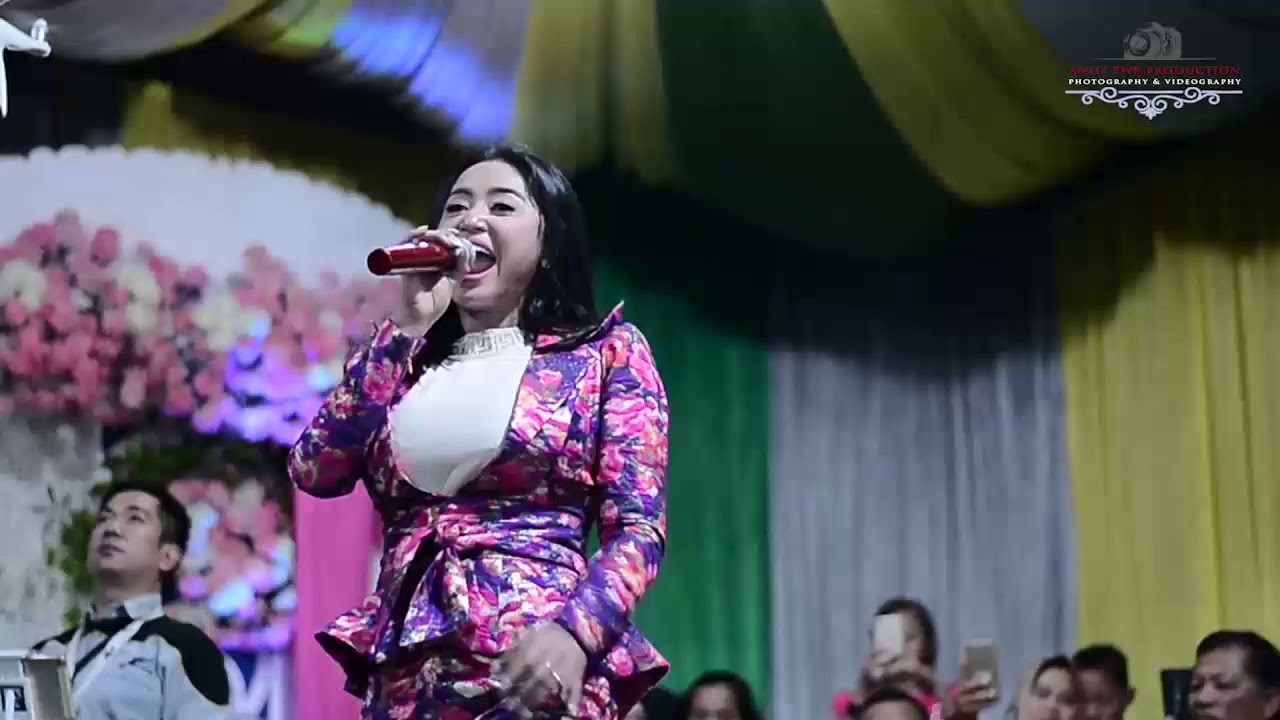 #dewipersik