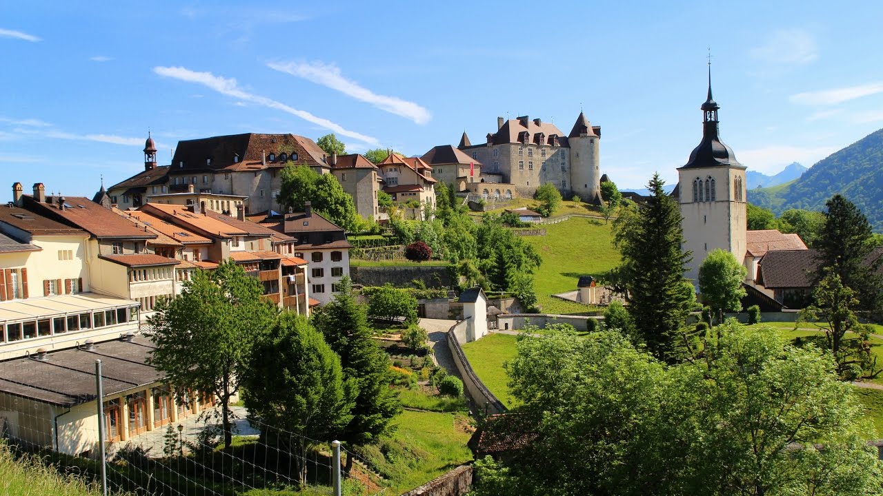 GRUYÈRES: Una pequeña ciudad histórica conservada en Suiza