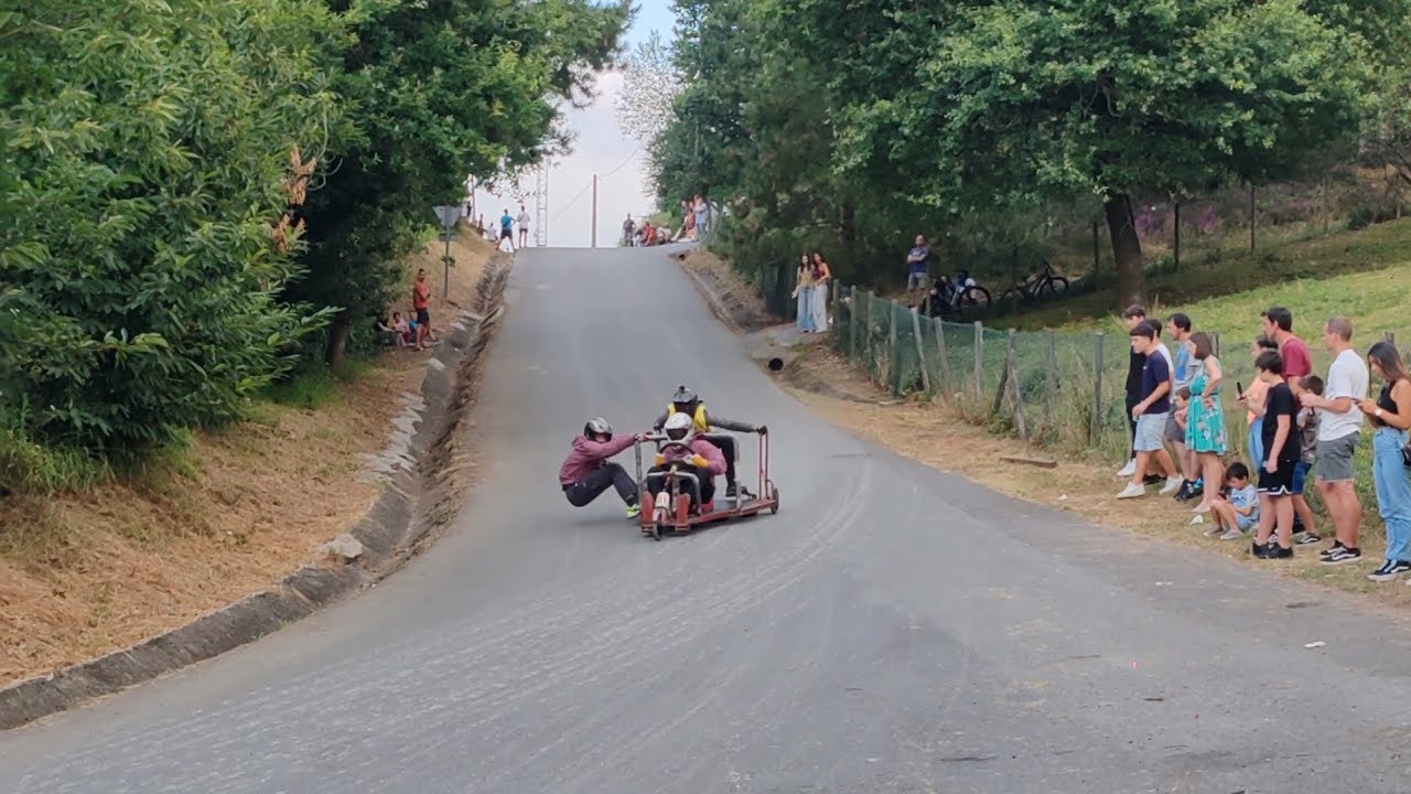 XXXIX bajada de goitiberas tercera manga en las fiestas de San Pantaleón de Zalla (Bizkaia) de 2024