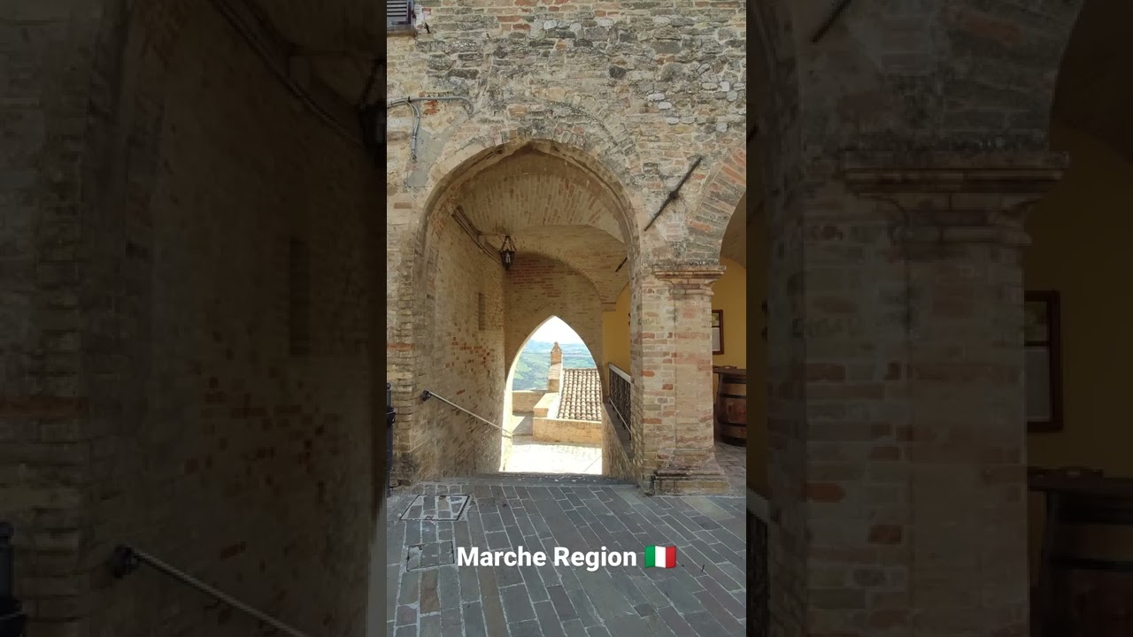 Beautiful landscapes of the Marche Region in Italy.  Travel to Italy, holiday in Italy 🇮🇹 #shorts