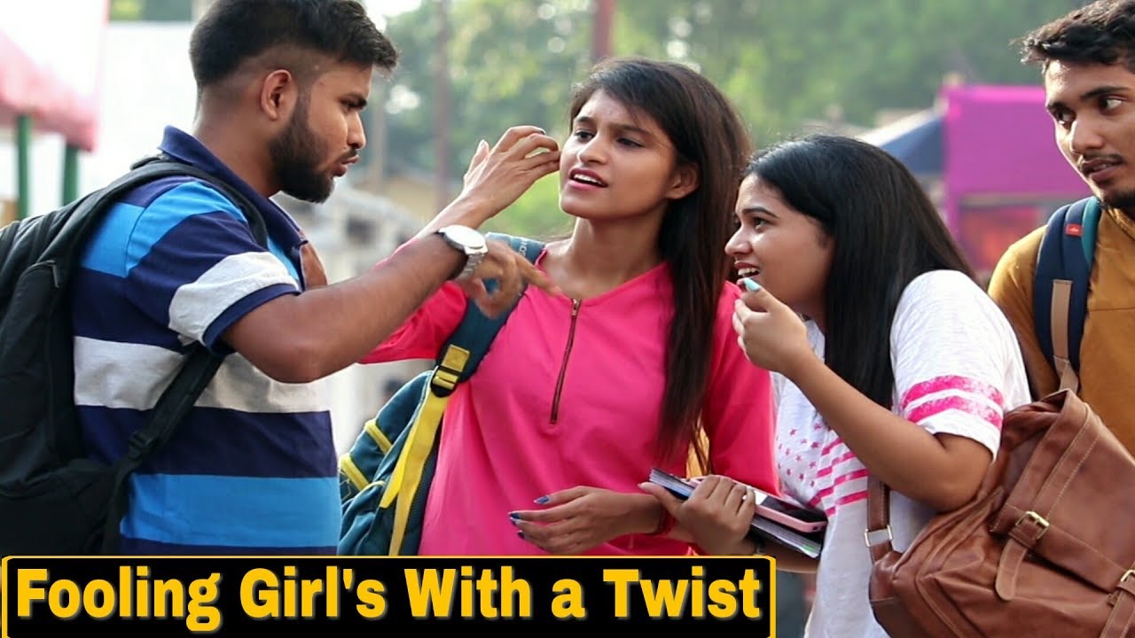 Awkwardly Talking to Girl's - Prank In Techno India College| By TCI