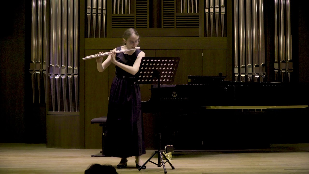 Philippe HUREL. Loops I for solo flute. Uliana ZHIVITSKAYA