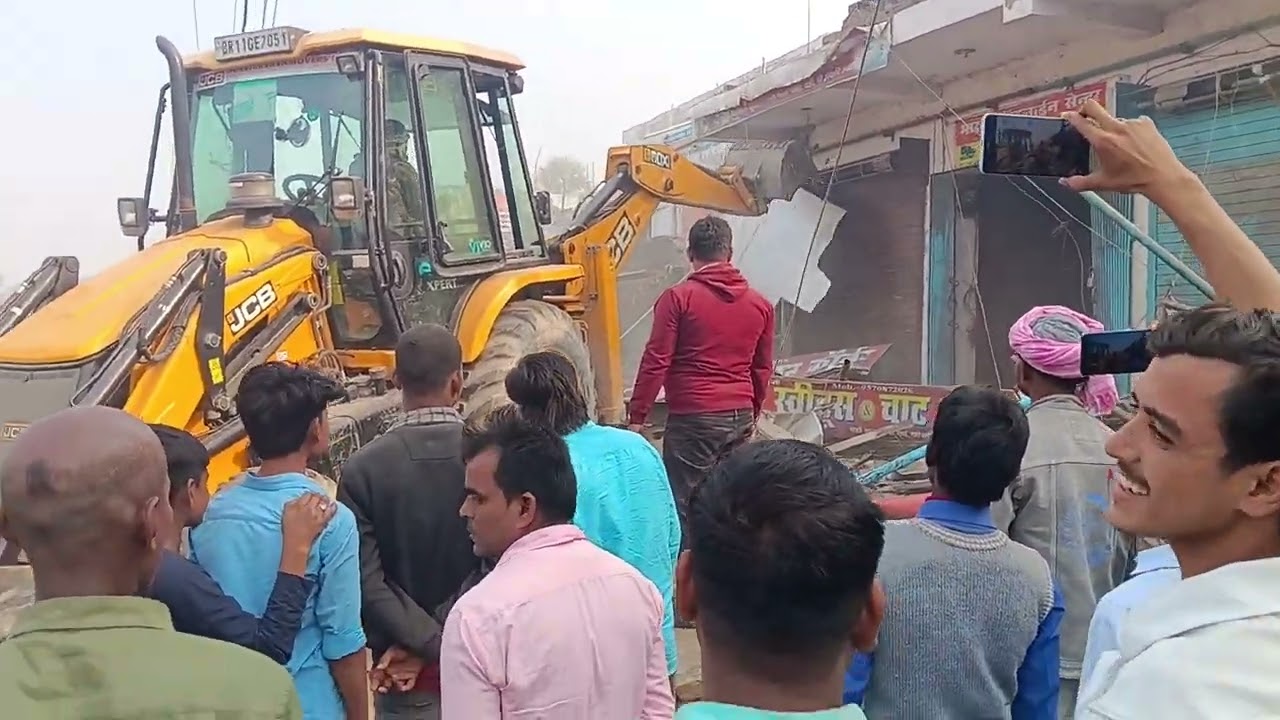 महमूदाबाद बाजार में अतिक्रमण बाजार में बीते दिन जाम काशी शीला लगे रहता था आज उसे चीज से निजात सबको 