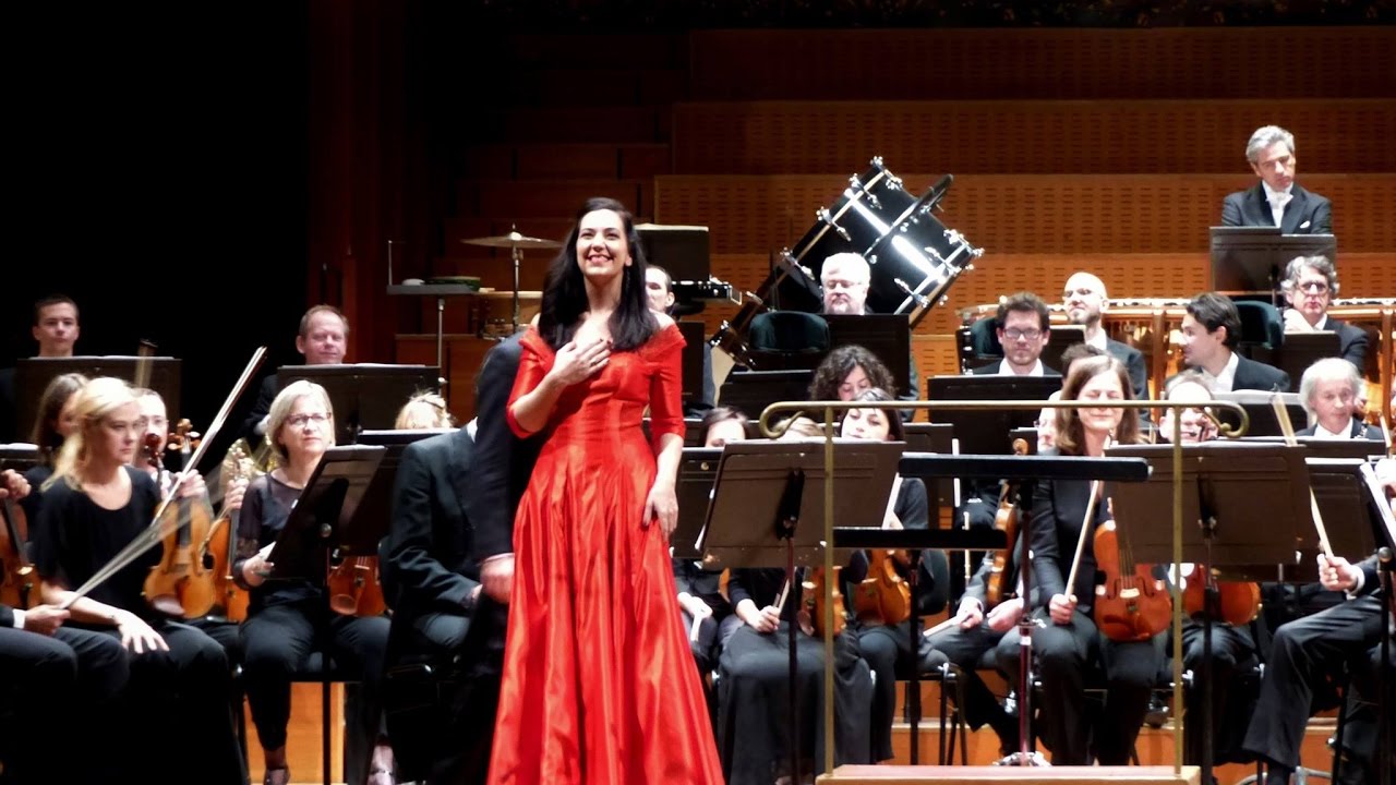 Marina Viotti sings Malcolm 