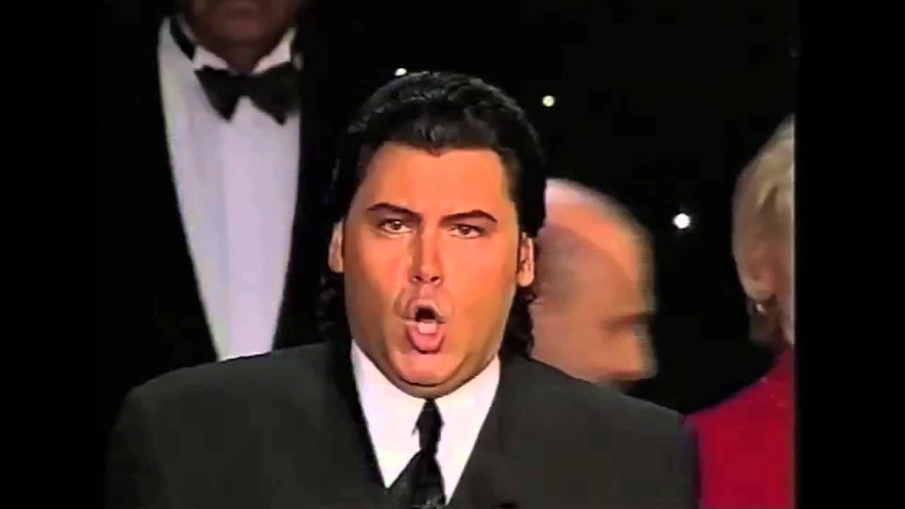 Roberto Iarussi sings the Italian National Anthem/Inno di Mameli