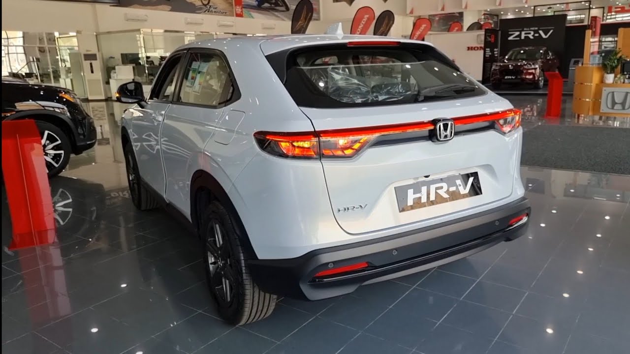 هوندا HRV فئة LX نص فل 2023 عملية مناسبه لمشاوير داخل المدينة Honda