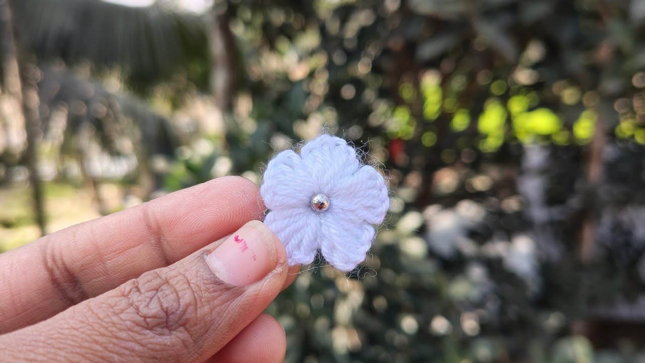 Beautiful Woolen Flowers Making with Pencil and Needle . DIY Woolen Crafting @ichha1379