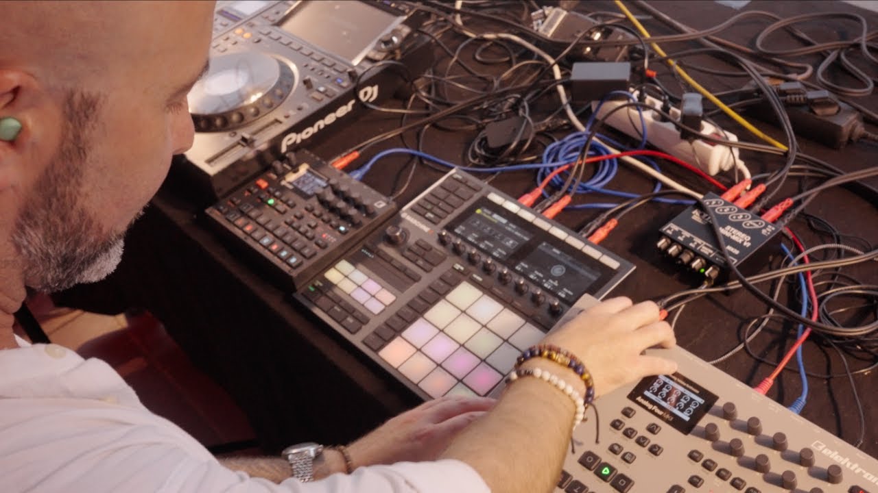 Live Set at Odonien in Cologne, Germany - Elektron Analog 4, Maschine Plus, Dawless.