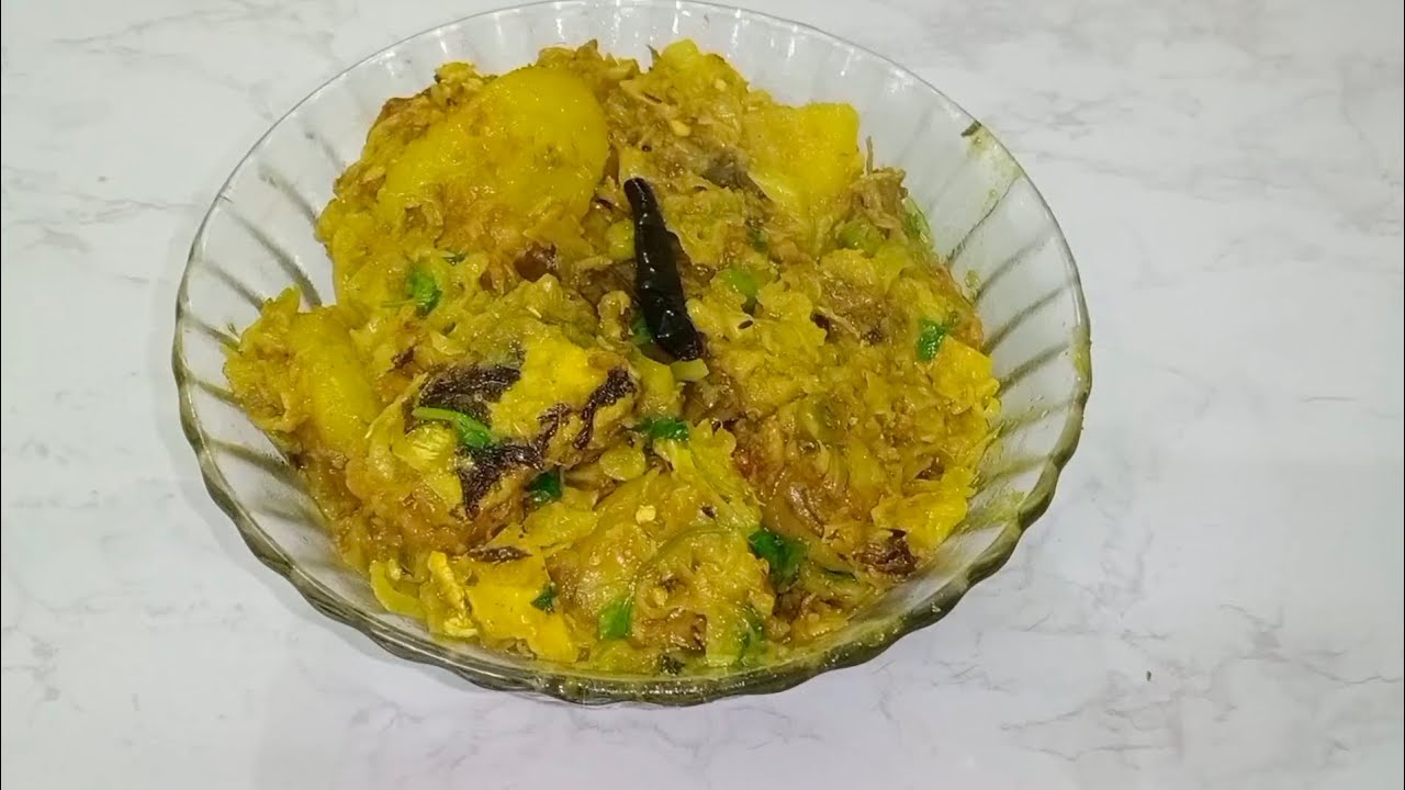 “মাছের মাথা দিয়ে বাঁধাকপি💛ভাত থাকলে আর কিছু লাগে না 😌🍚#BangaliFood #MachherMatha #BadhakopiTorka