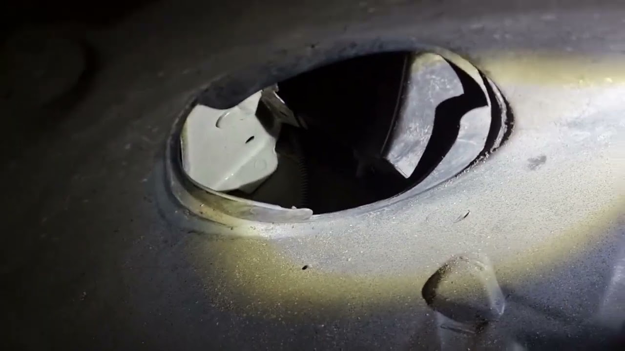 Easy tip on replacing a light bulb on a Renault Scenic 2007