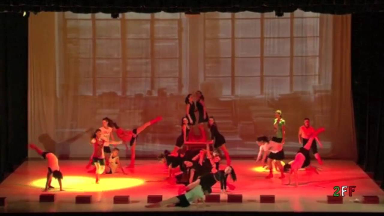 coreografia  - la valigia - Maestra Barbara Coriolano