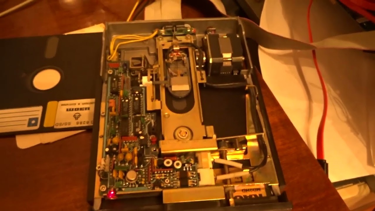 Eliektronika MS 5305 - soviet floppy disk drive / Radziecka stacja dyskietek / Советский дисковод