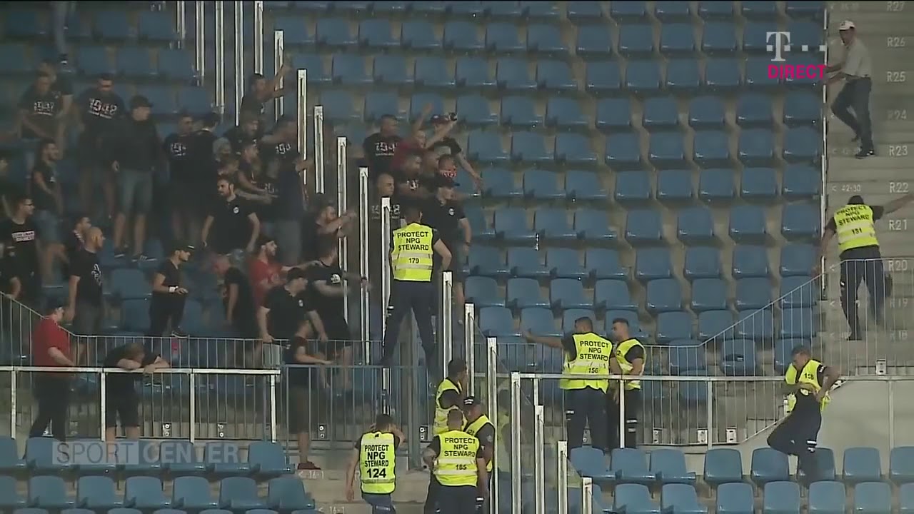 Bataie intre suporteri la meciul CSU Craiova - Dinamo 3-0