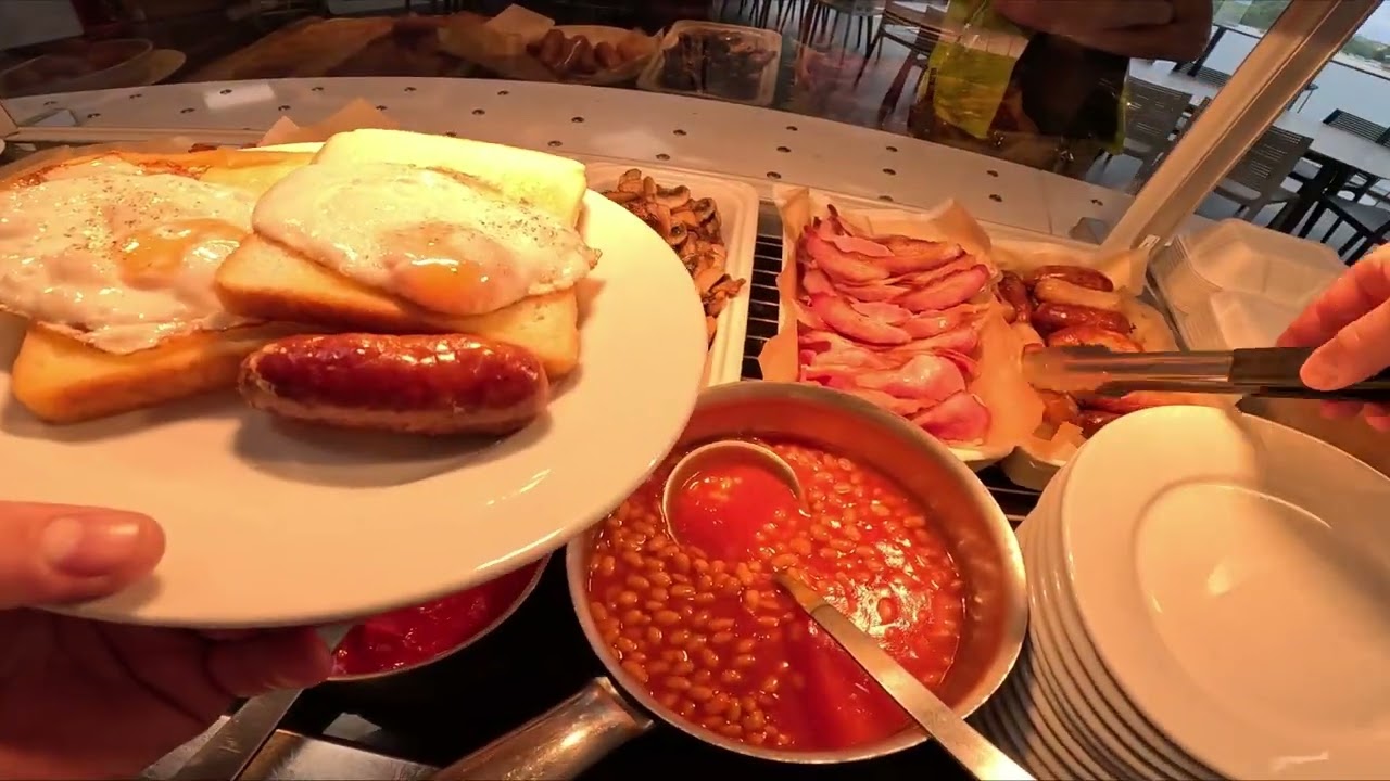 It's Friday, innit? 66 minutes of POV breakfast service 👌😊👍