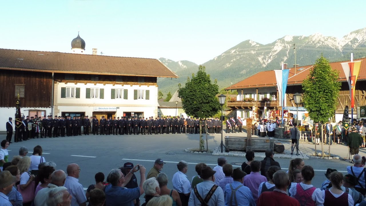Bayerischer Defiliermarsch 125 Jahre Feuerwehr Wallgau am 04.08.2016