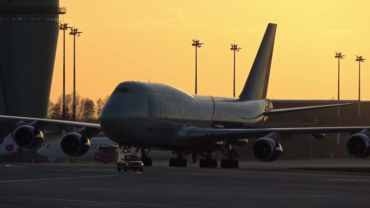 National Airlines Boeing 747-428(BCF) Sunset Landing Katowice Airport HD
