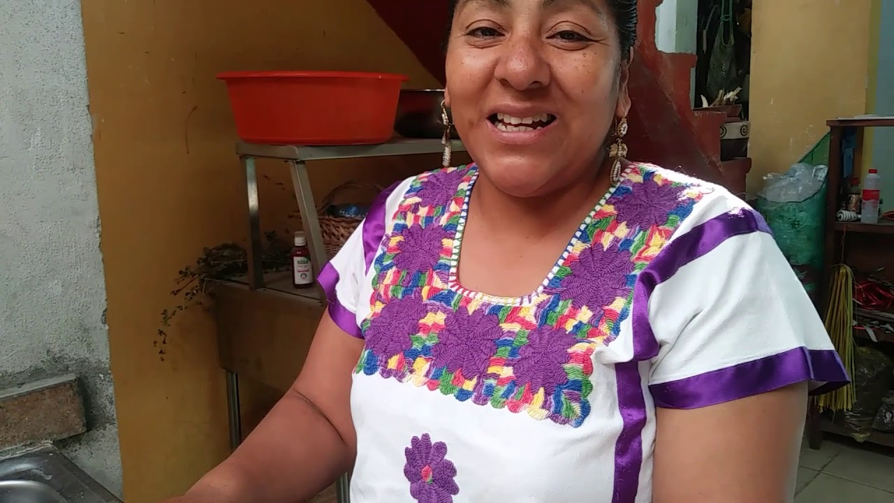 Haciendo tlayudas
