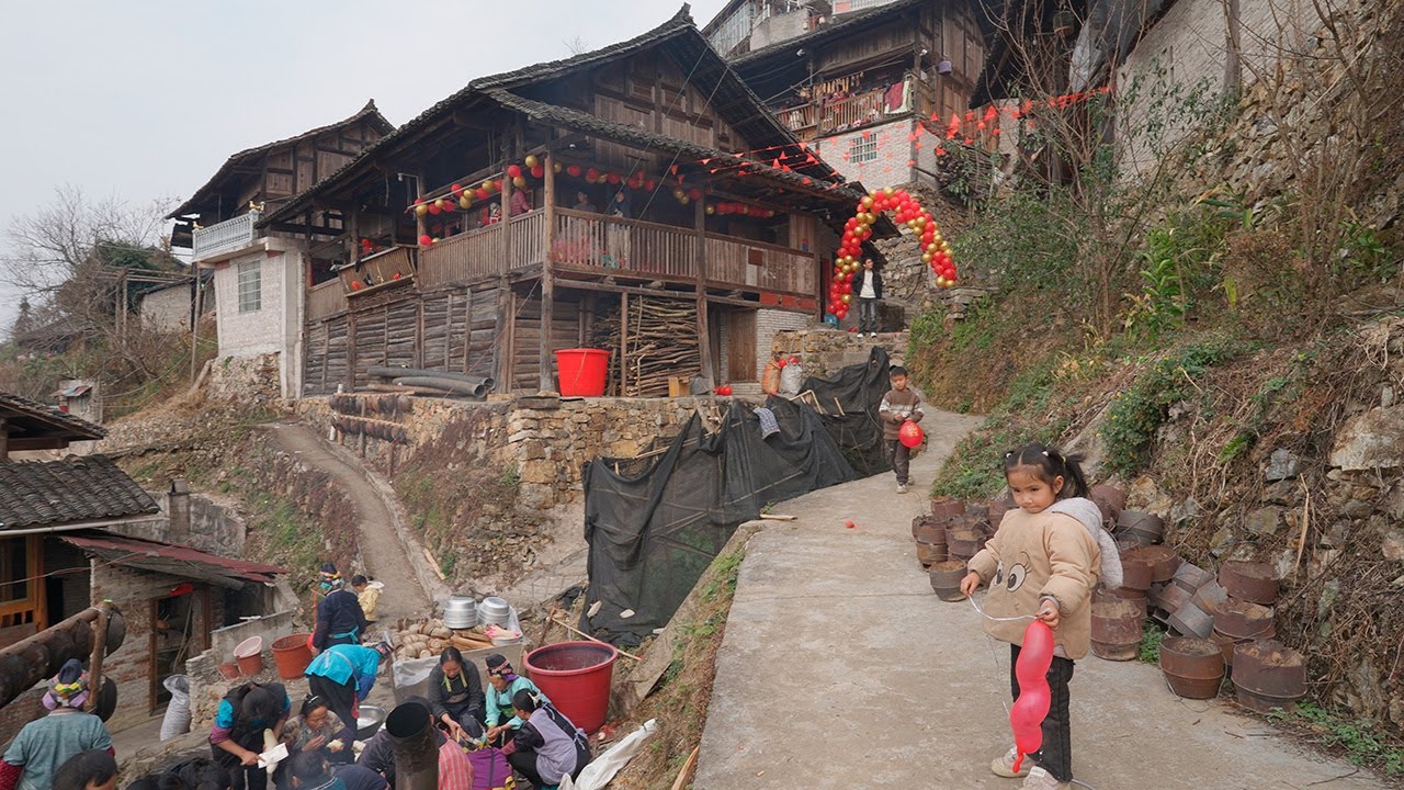 China traditional village walk. Villagers are preparing for a wedding banquet. Yeji野记村(2),Guizhou・4K