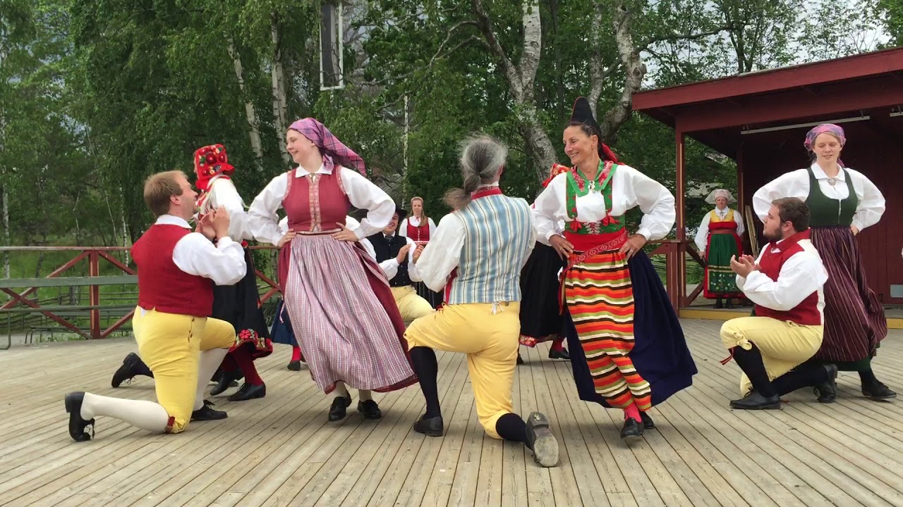 Jämtpolska Skansens Folkdanslag.