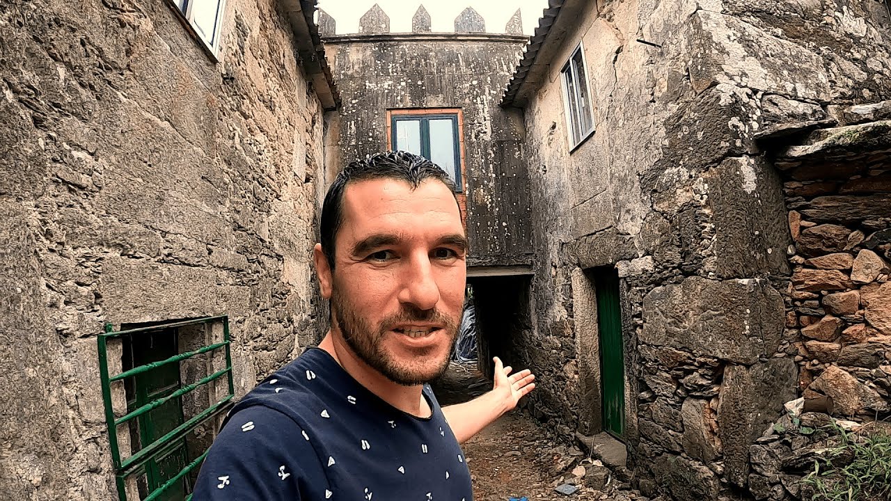 Esta ALDEA aparentemente ABANDONADA esconde algún MISTERIO. Qué será? Explorando | URBEX