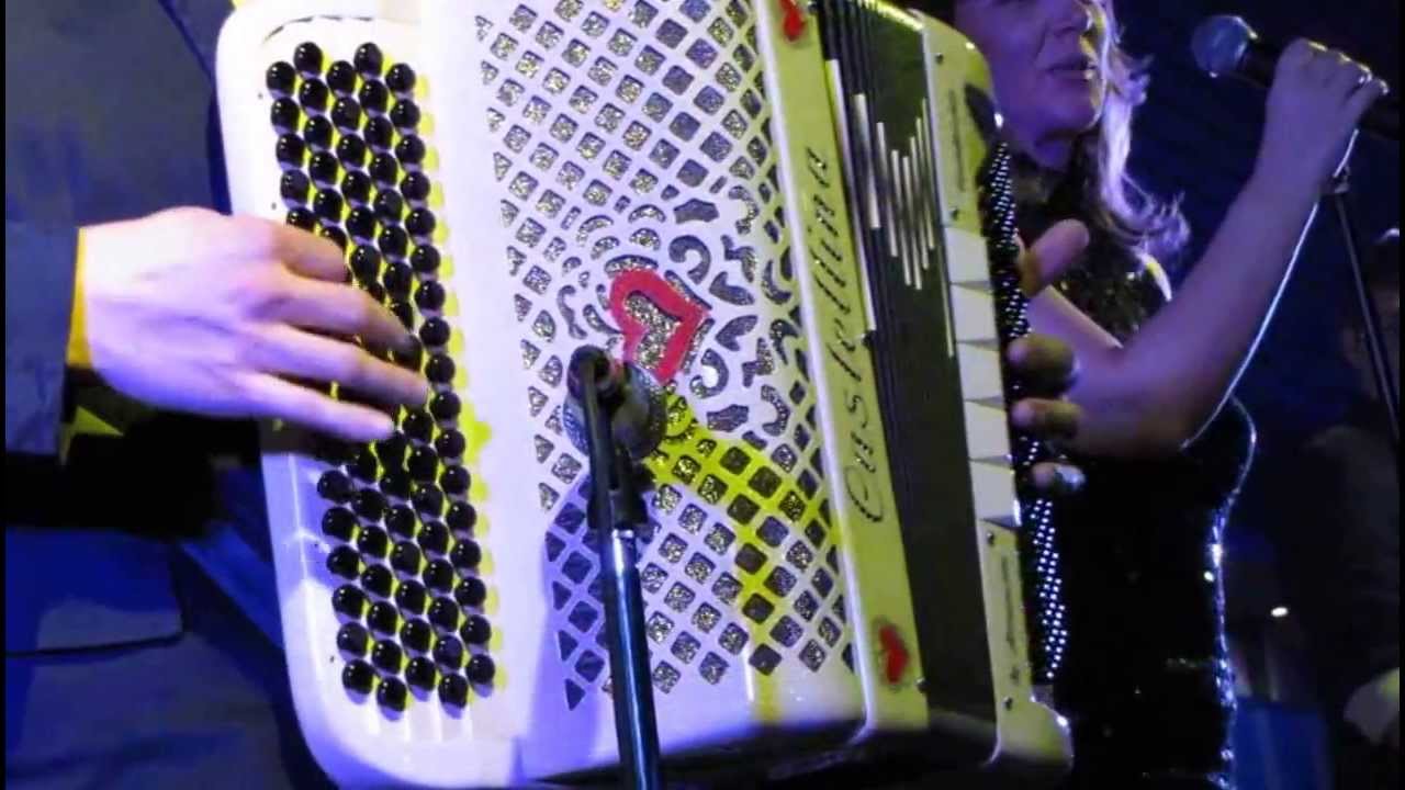 MANI DI VELLUTO - ORCHESTRA NICOLA LATERZA