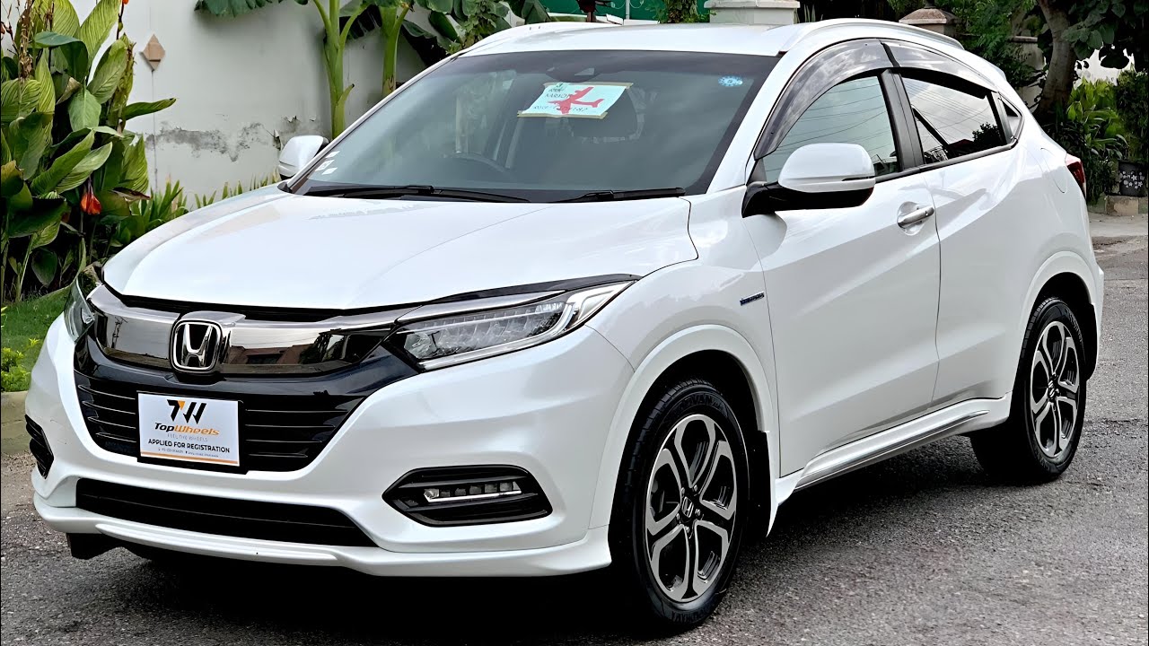 Honda Vezel Hybrid 1.5 Z Sensing 2018 Review - Perfect Compact SUV - Interior and Exterior Details