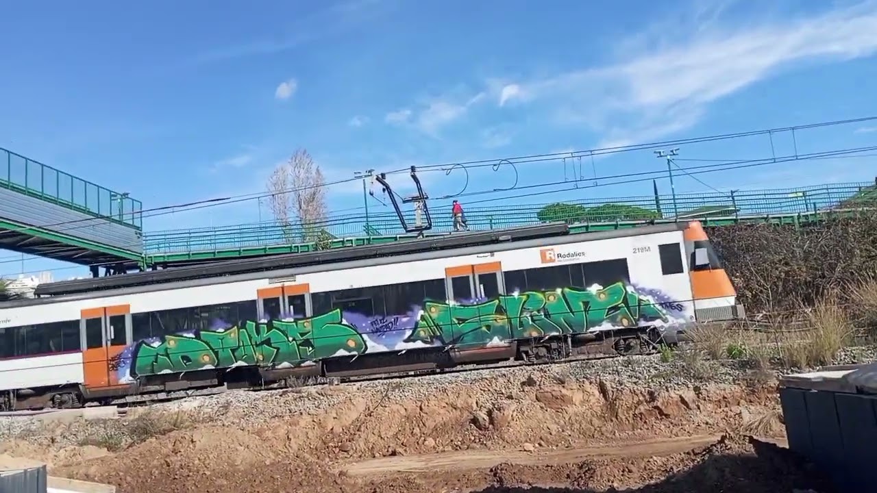 Trenes de Rodalies de Catalunya UT 447 linea R4 por Sant Feliu destinación Terrassa Estació del Nord
