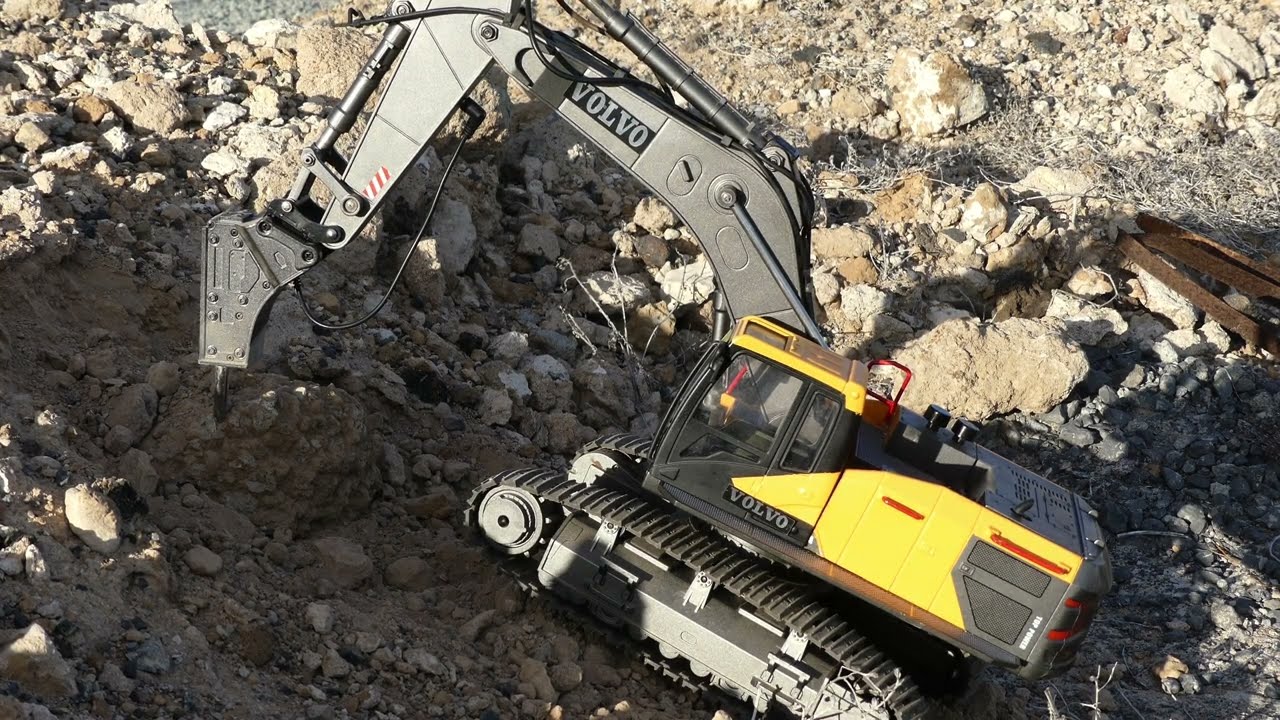 RC Volvo Excavator Breaking Rock with Hydraulic Hammer