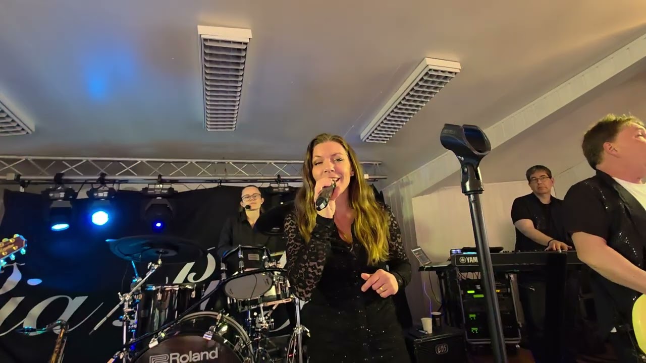 Förlåt mina tårar med Pia Pihlgrens på Eda Folkets Park 11.5.25 Dansnytt Jan Tore Eriksen