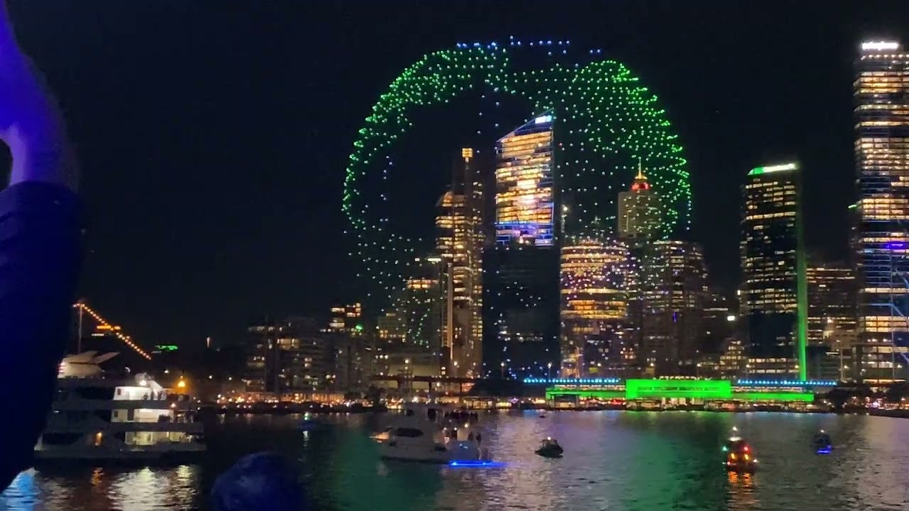 Шоу 1000 дронов в Сиднее.