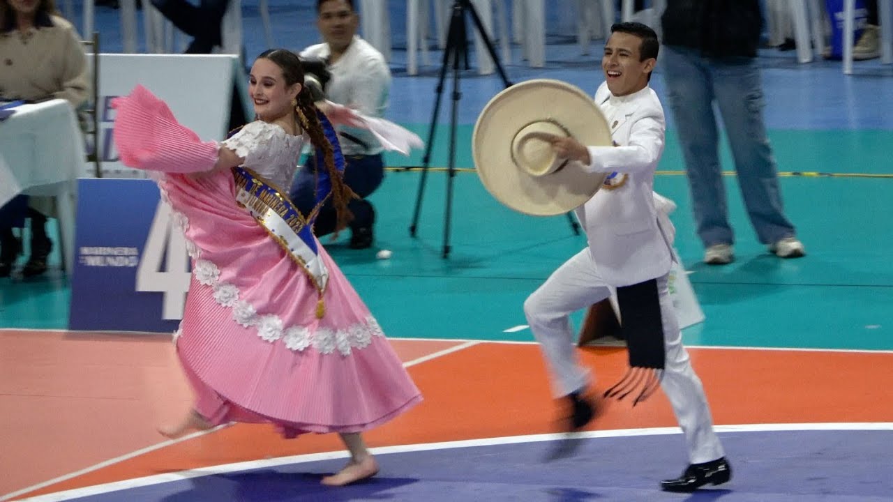 Antonella Miuccio y Sebastian Ampuero. Entrega Junior. Marinera en el Mundo Miraflores 2024