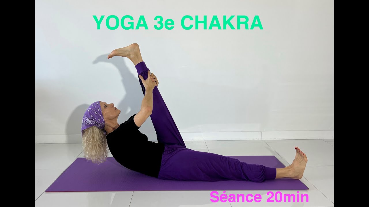 ARDHA UTTANASANA POUR TRAVAILLER LE CHAKRA DU PLEXUS SOLAIRE