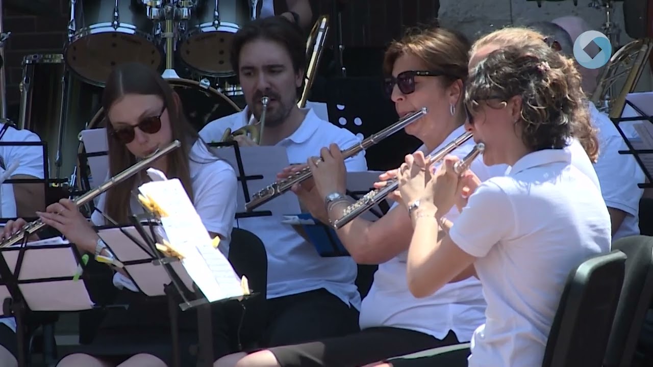 Olasz dallamokkal telt meg a Bart&oacute;k t&eacute;r