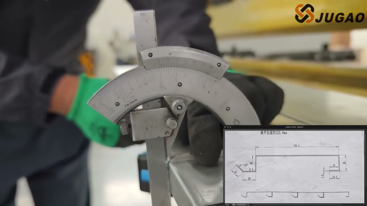 Prensa plegadora hidráulica con controlador CNC Touch 15.  Programación gráfica. es fácil de operar.