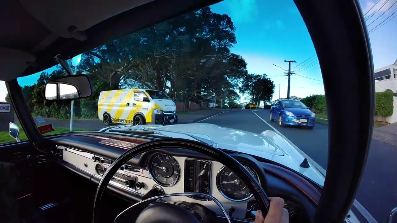 Mercedes Benz 280SL drive video