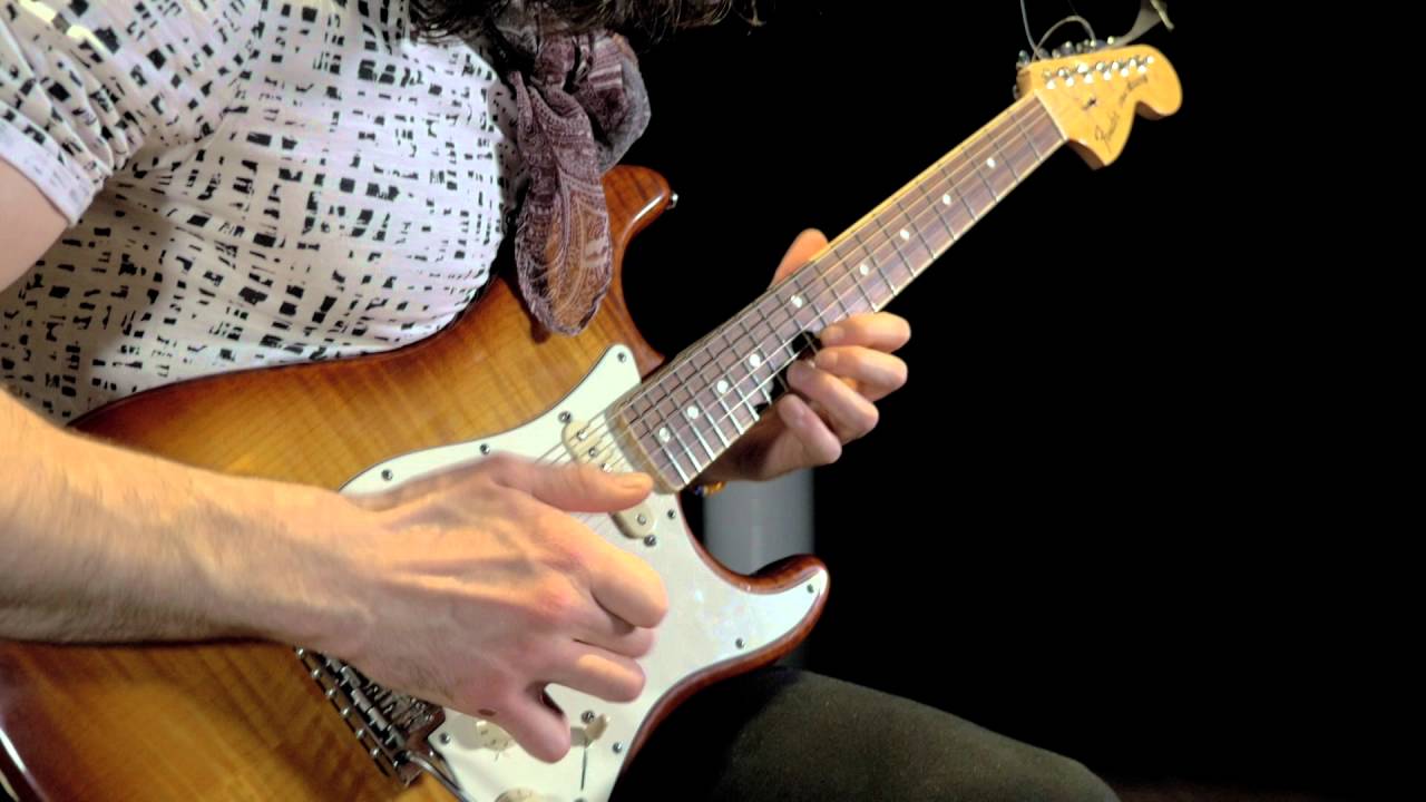 Fender Stratocaster Select HSS 2013