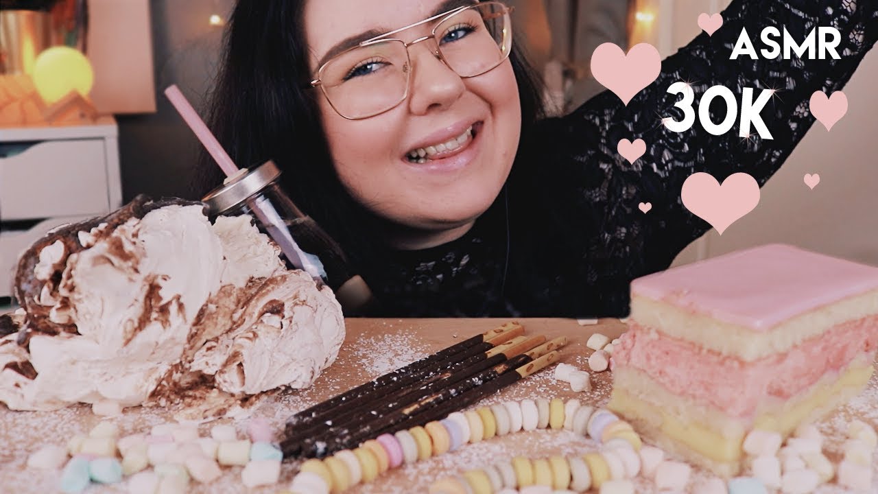 ASMR FIRA 30k MED MIG! (Äter Mousse Cake, Maräng, Pocky, Halsband)