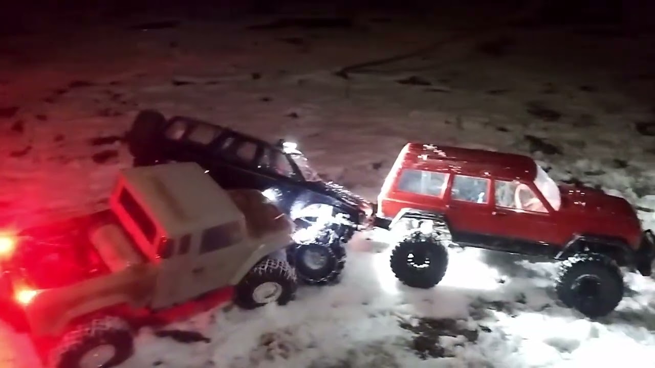 RC Crawler Night Run In Snow - Axial, Traxxas, Vanquish