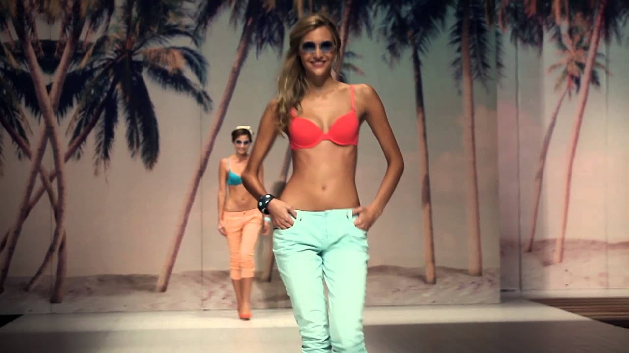 Pasarela Retro Summer GEF en Plataforma K