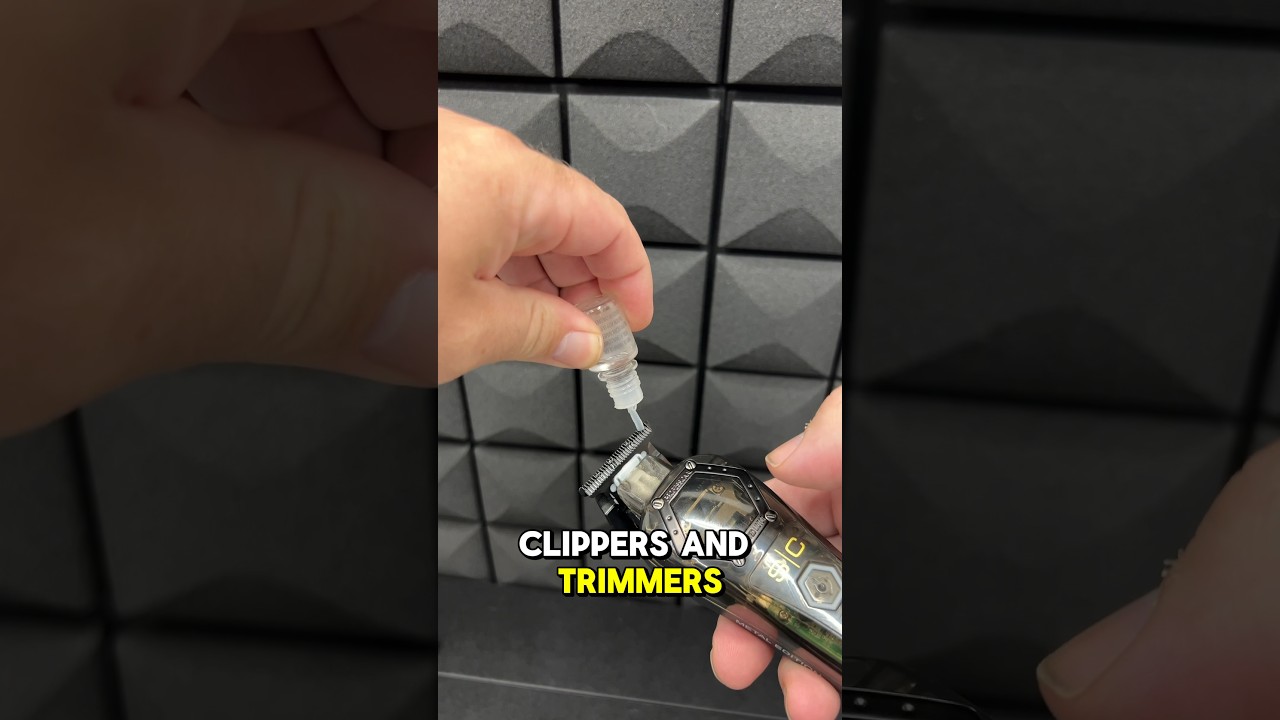 ХОТИТЕ УЗНАТЬ ДВА ЛУЧШИХ СПОСОБА СМАЖИВАНИЯ МАШИНОК ДЛЯ СТРИЖКИ И ТРИММЕРОВ? 🛢️💈💦 #машинкидлястри...