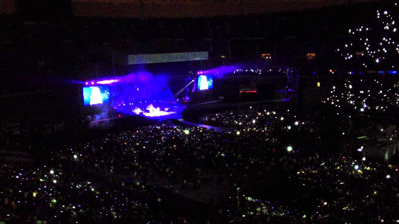 Rihanna - Stay (Diamonds World Tour - Paris - Stade de France)