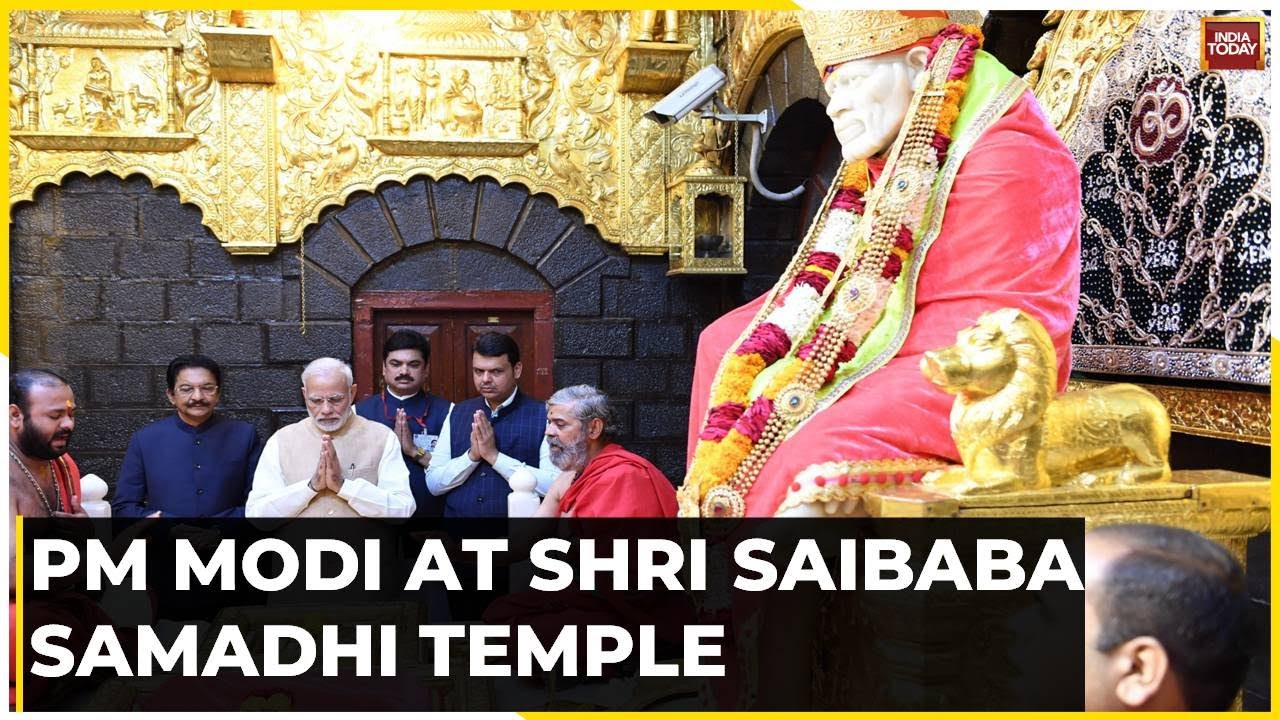 PM Modi Offers Prayers At Shri Saibaba Samadhi Temple In Maharashtra's Shirdi