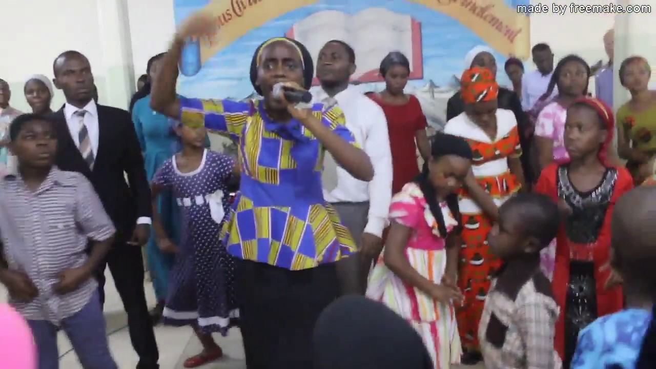 La Jeunesse Vivante pour CHRIST en action évangélique