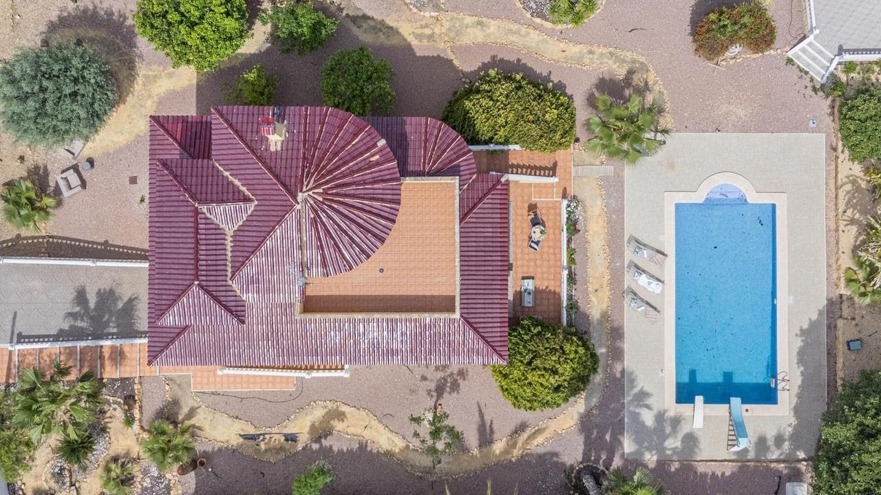 Spacious 5-Bedroom Mediterranean Villa with Pool & Sea Views in Rio Park, Alicante | €549K