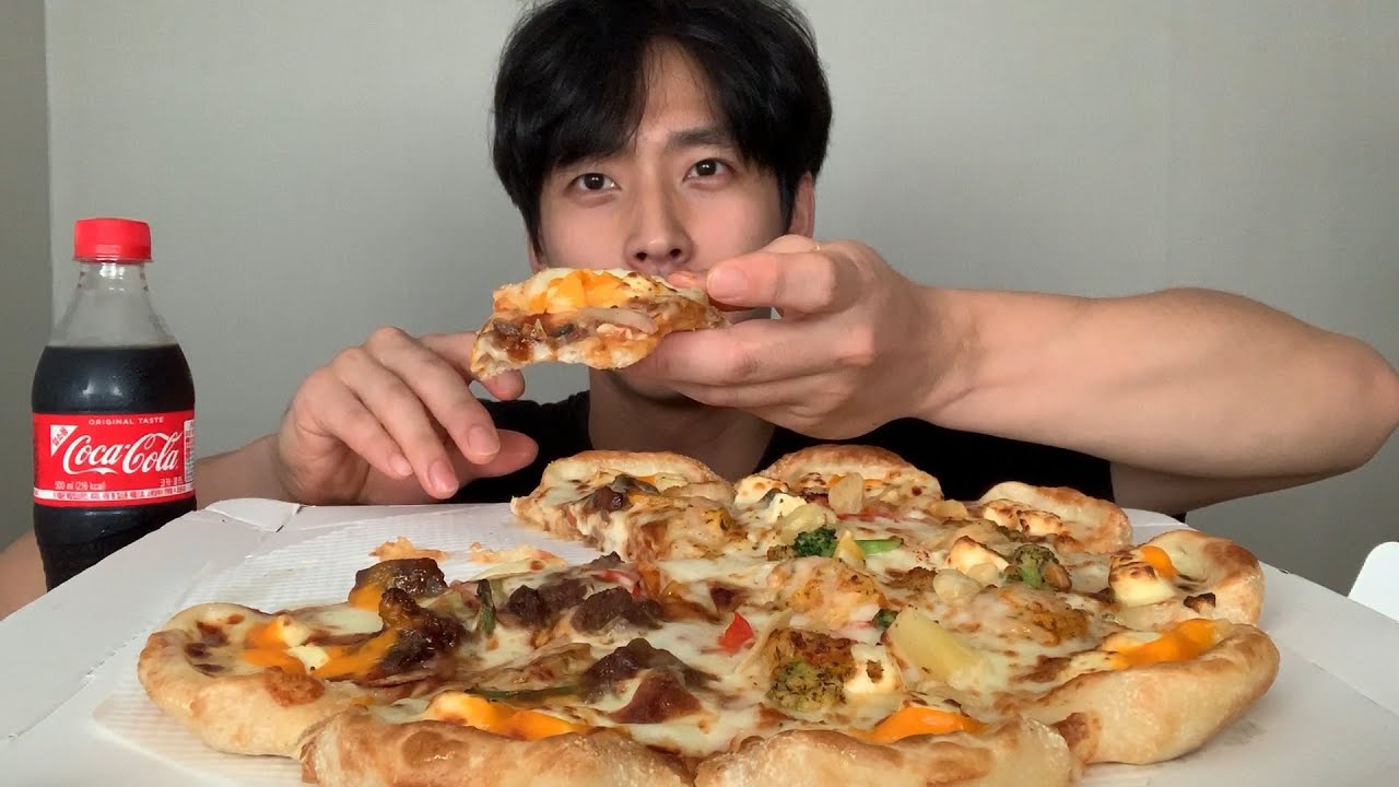 피자와 함께 돌아온 디저터... 티본스테이크&쉬림프 피자를 먹었어요..! 프리미엄 토핑과 치즈포켓 스페셜 엣지~ 피자헛 먹방 Steak & Shrimp Pizza Mukbang