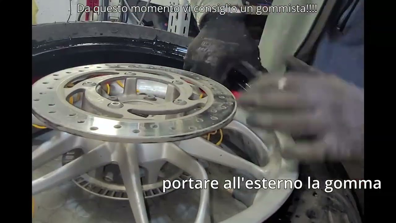 Piaggio MedleyS - Smontaggio e sostituzione Gomma Posteriore