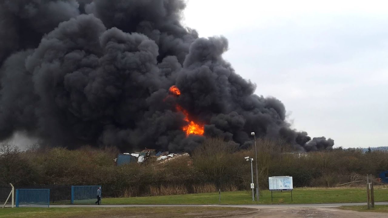 Bendalls Scrapyard Lydney - Huge Fire