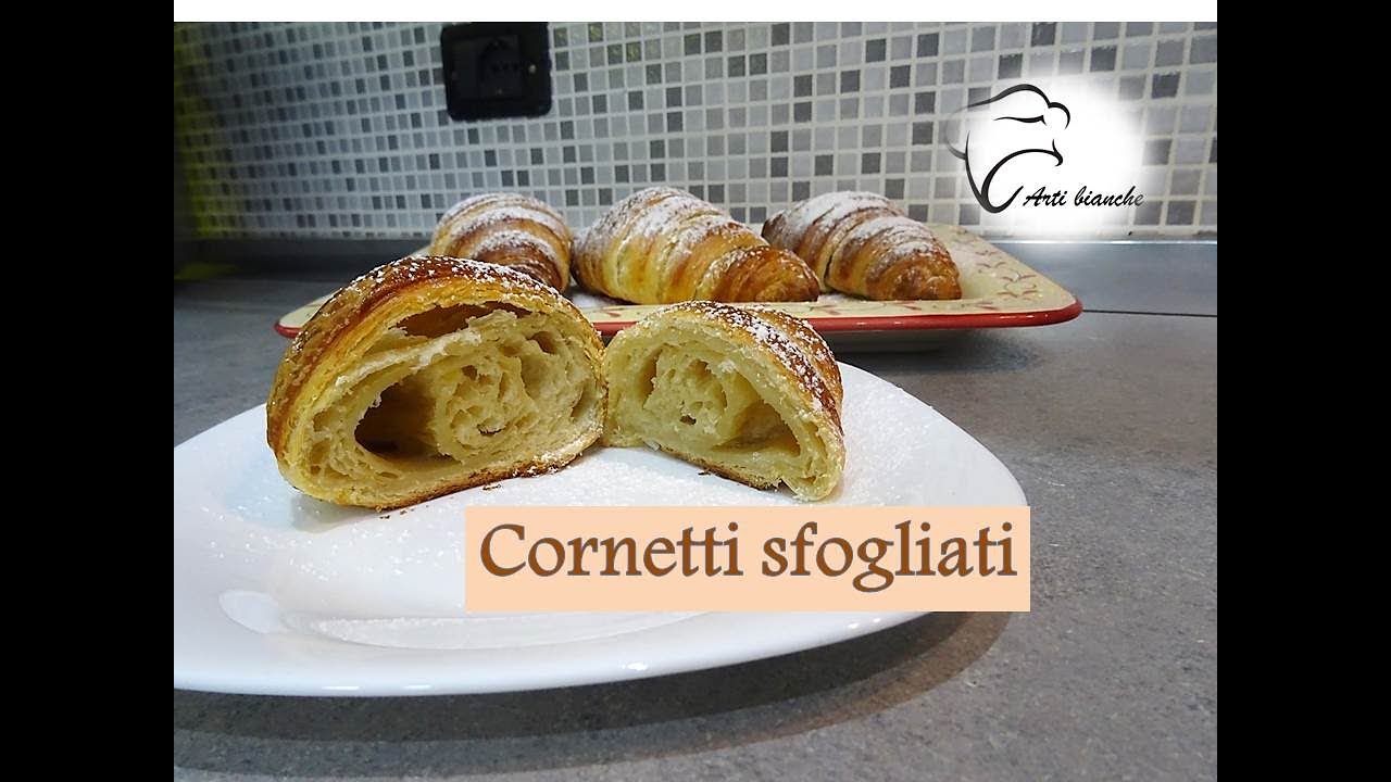 Cornetti sfogliati fatti in casa come al bar